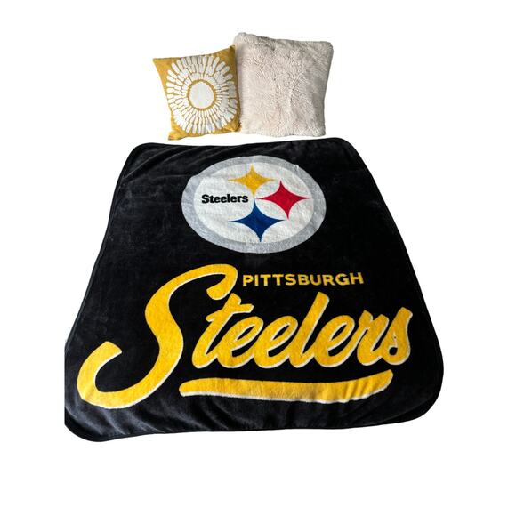 Steelers Fleece Blanket size 48 x 60 - Picture 2 of 3